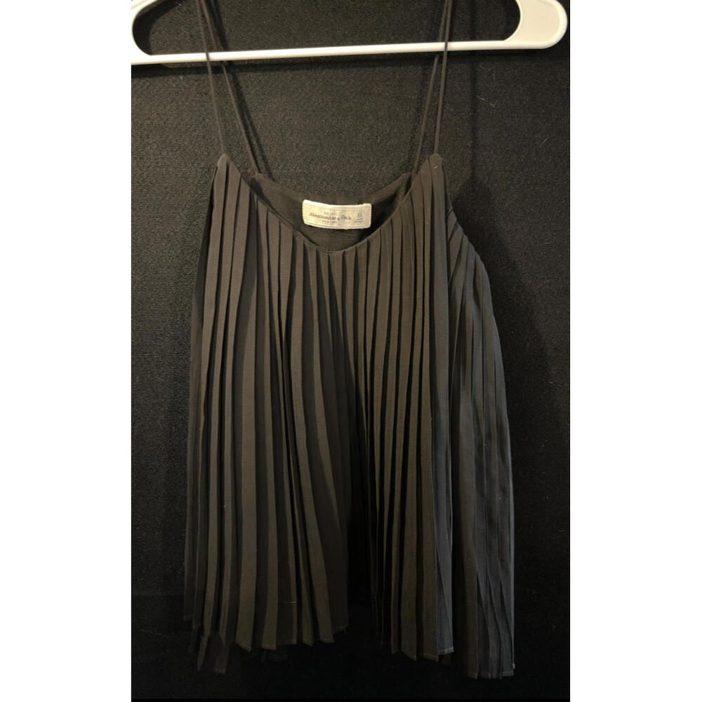 Stylish Pleated Top by Abercrombie & Fitch - XS